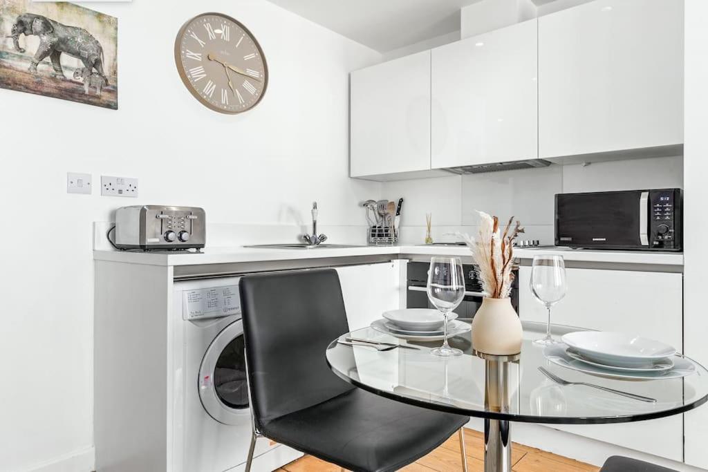 Spacious And Delightful Sleep 5 Piccadilly Vrc London Exteriör bild